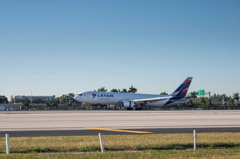 LATAM publicizes third weekly frequency on the Miami-São José dos Campos cargo route – Air Cargo Week