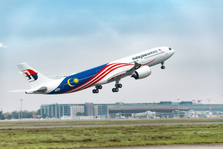 avolon-delivers-first-of-20-airbus-a330neo-plane-to-malaysia-aviation-community-–-air-cargo-week